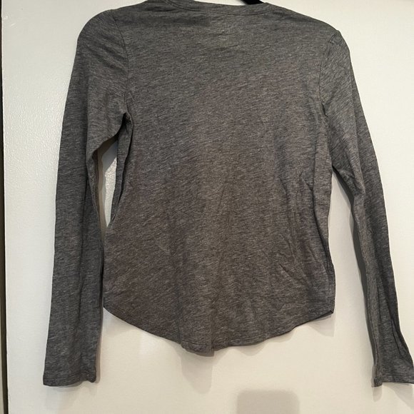 abercrombie kids long-sleeved gray t-shirt / nwt / Size 11/12 - Picture 8 of 9
